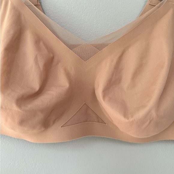 Honeylove CrossOver Bra in Sand - 38D/DD(E) - Picture 6 of 10